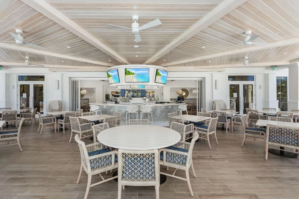 Casual dining room at Audubon Country Club clubhouse