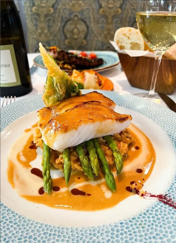 Fish dish with asparagus
