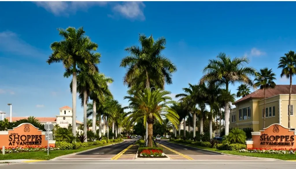 Galleria Shoppes of Vanderbilt, Naples