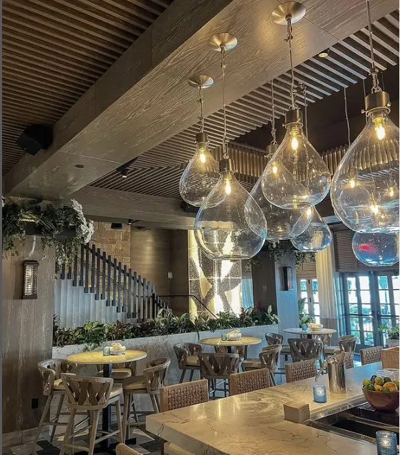Inside Del Mar restaurant