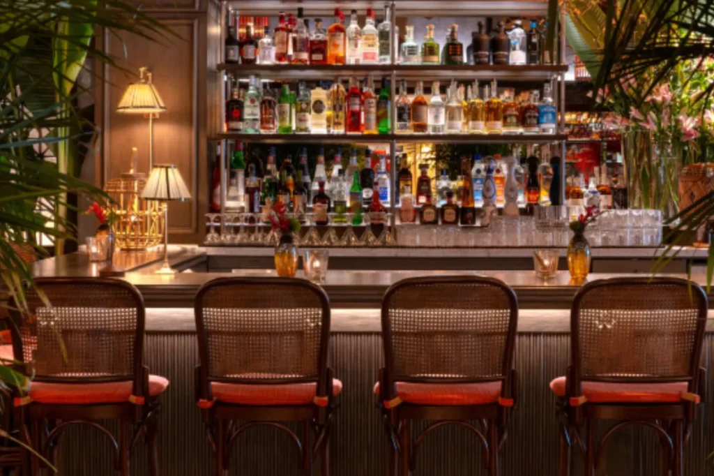 Le Colonial Bar