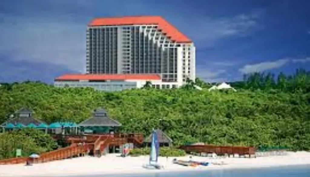 Naples Grande, Naples