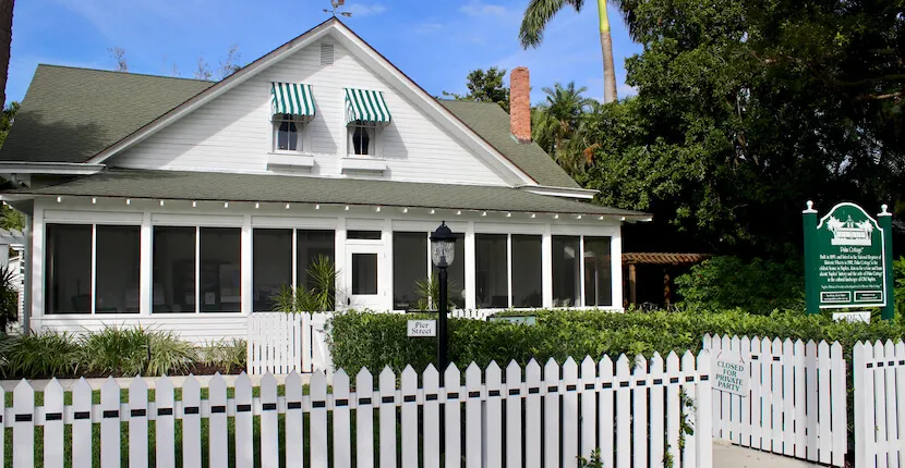 Palm Cottage, Naples
