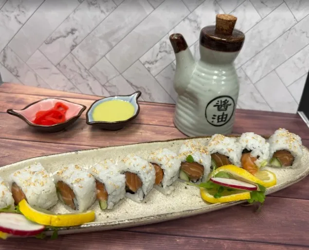 Pop Onigiri sushi plate