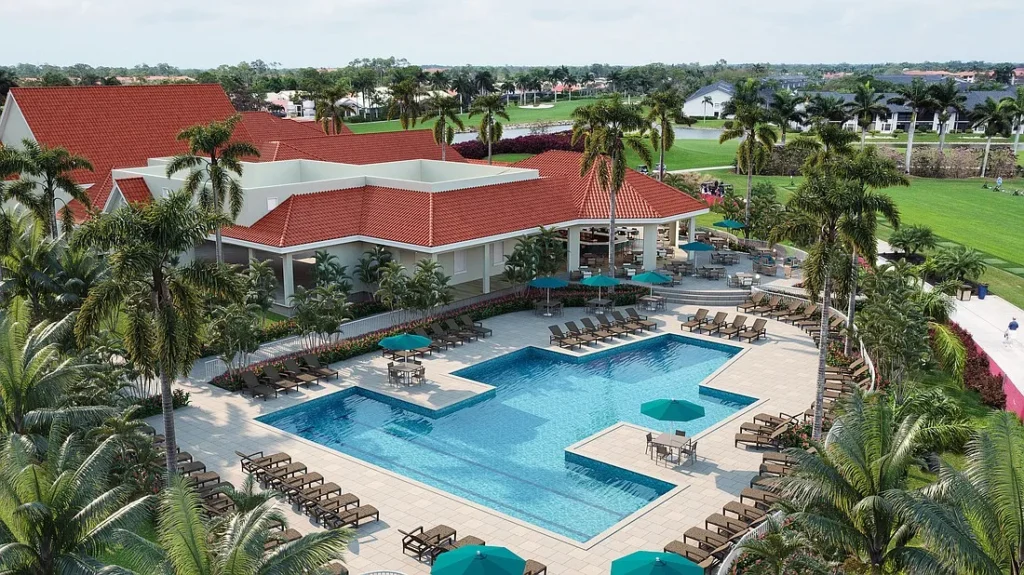 Resort-style pool and clubhouse at Countryside Golf and Country Club