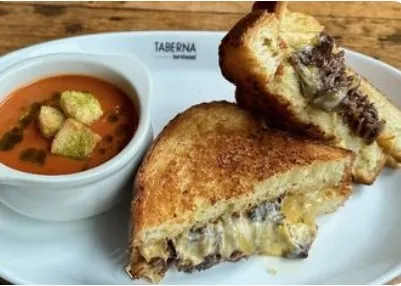 Short ribs sandwich