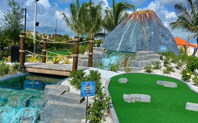 Volcano Mountain Adventure Golf, Naples